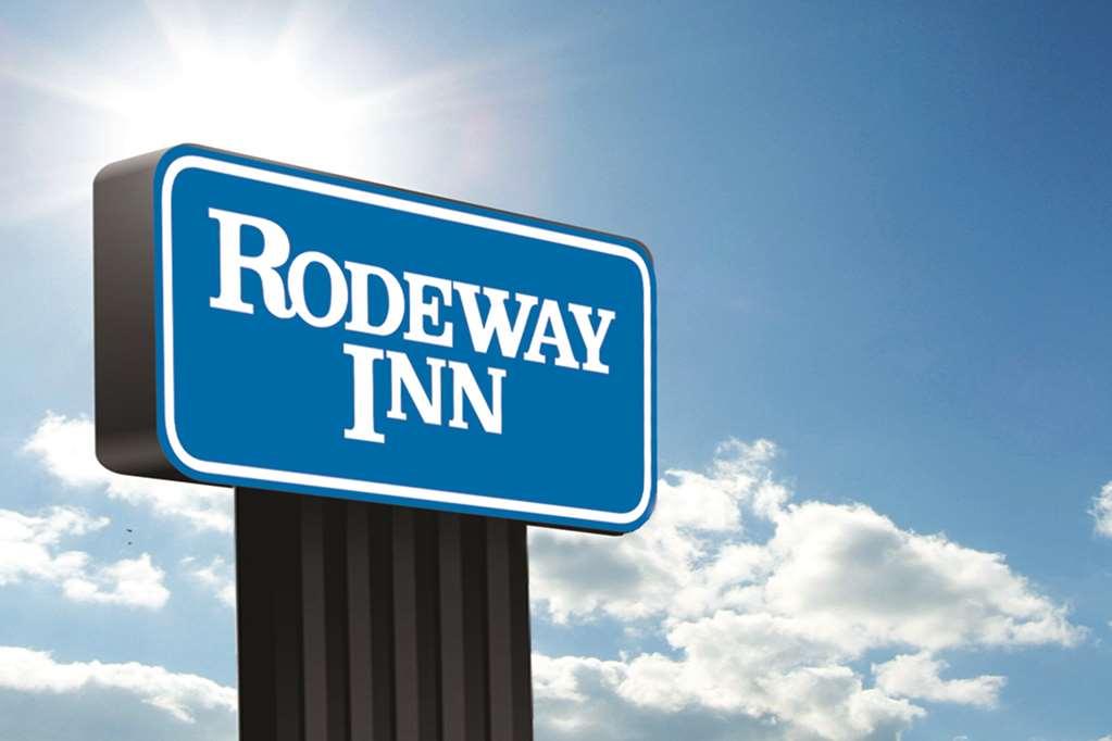 Rodeway Inn Sun City Center Esterno foto